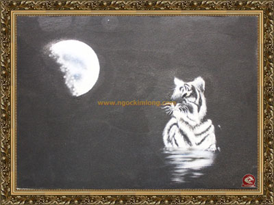 UNDER MOON TIGER